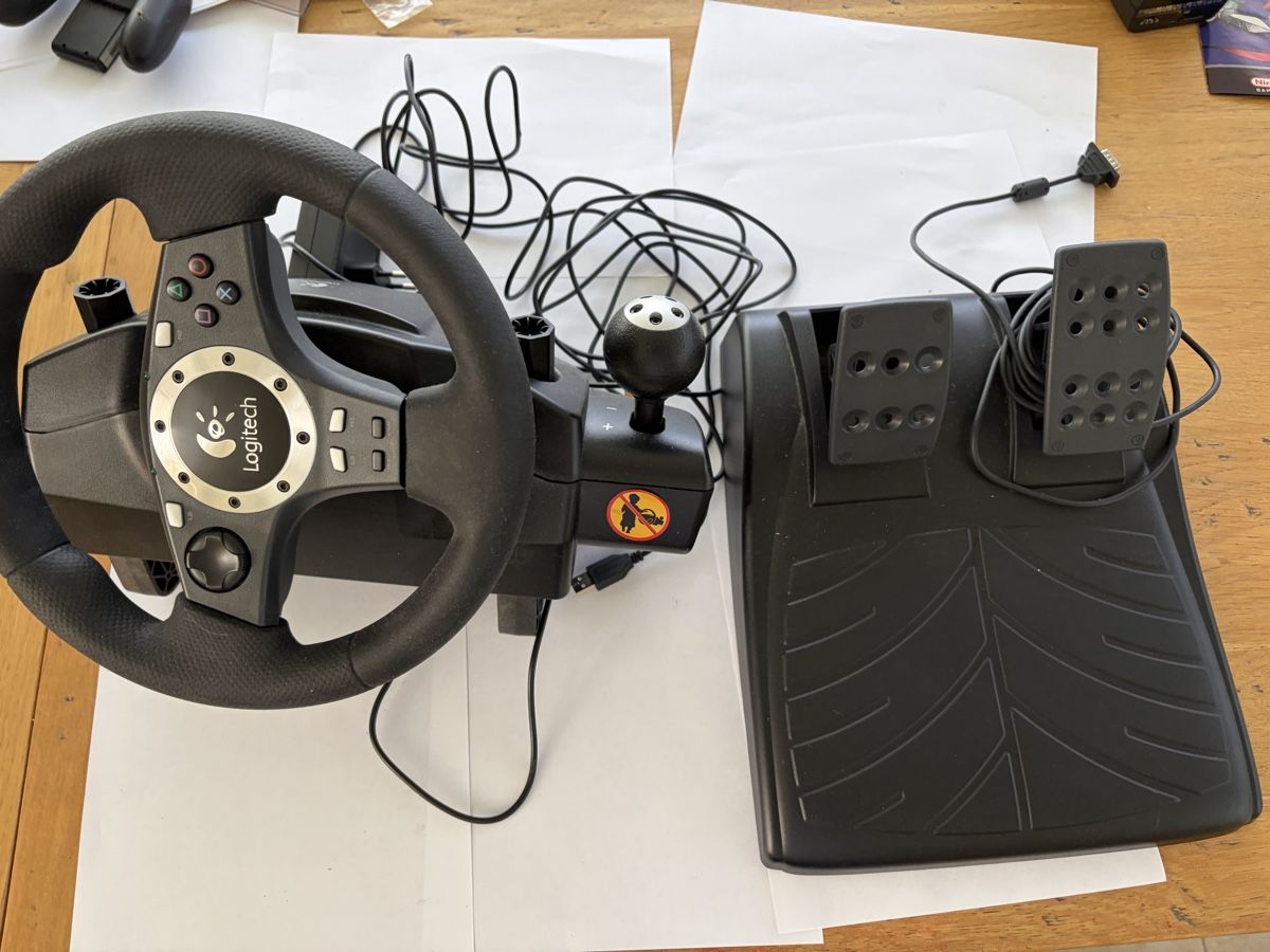 Logitech Controller: Volant et pédalierLogitec – Usato da Echallens venduto da JAR69