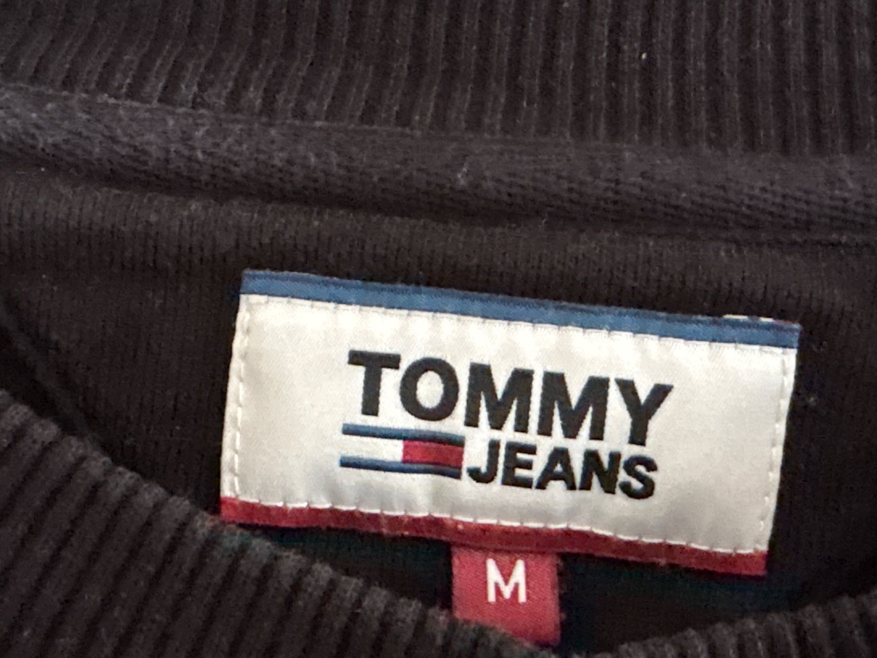 Pullover & Sweatshirts: Tommy Jeans Schwarzer Pullover, Grösse M – Gebraucht aus Ibach von lisch3 2
