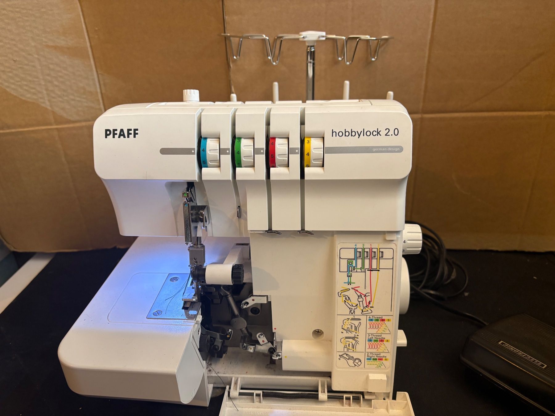 Pfaff Macchine da cucire: Pfaff Hobbylock 2.0 Overlock-Nähmaschine – Usato da Lausen venduto da sen_jm7c 3
