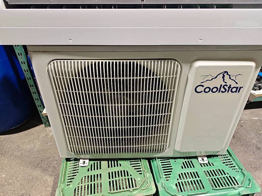 Radiatori: Inverter Split Klimagerät CoolStar CS4000inv Wärmepumpe – Usato da Aarau Rohr venduto da Hometrix 1