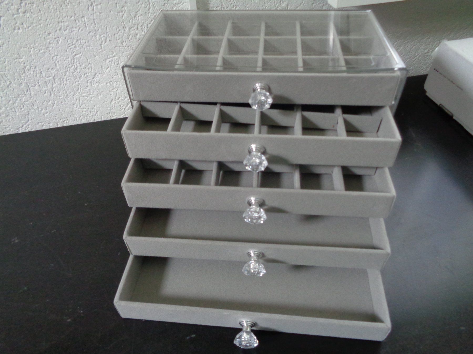 Portagioie: Schmuck Box mit 5 Schubladen (grau) – Nuovo e nell'imballaggio originale da Langenbruck venduto da Gumsi 1