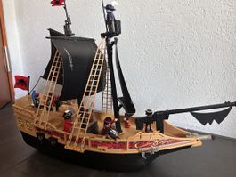 Playmobil Piratenschiff mit Zubehör guter Zustand