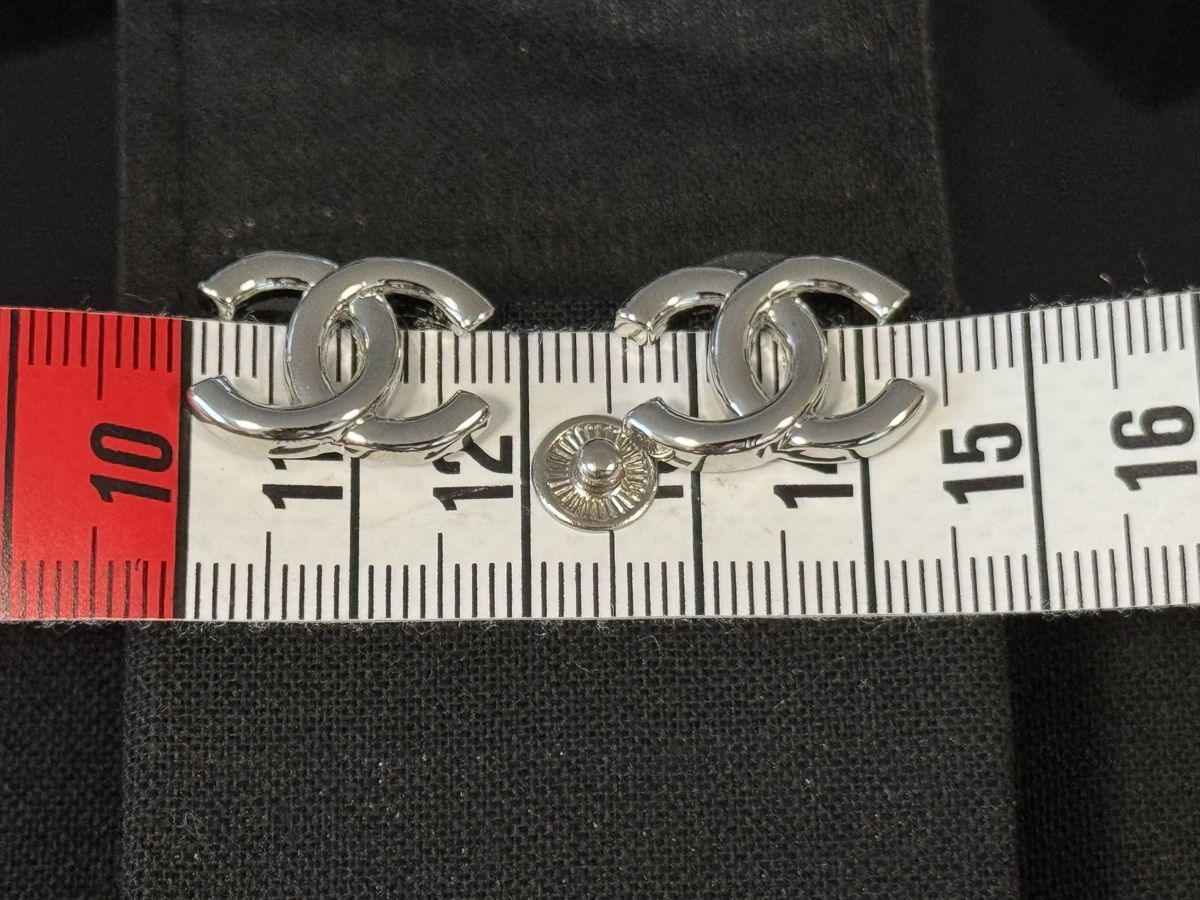 Ohrringe & -stecker: Chanel Ohrstecker – Neu und originalverpackt aus Wattwil von SchweizIT 4