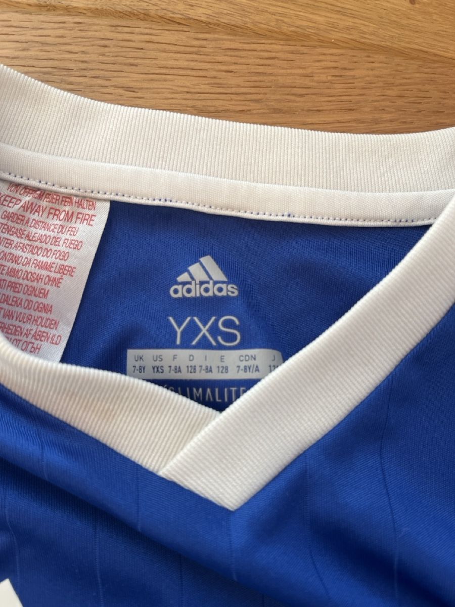 Adidas Pullover & Sweatshirts: adidas longsleeve Pullover 128 – Gebraucht aus Balmberg von Berglihof 1