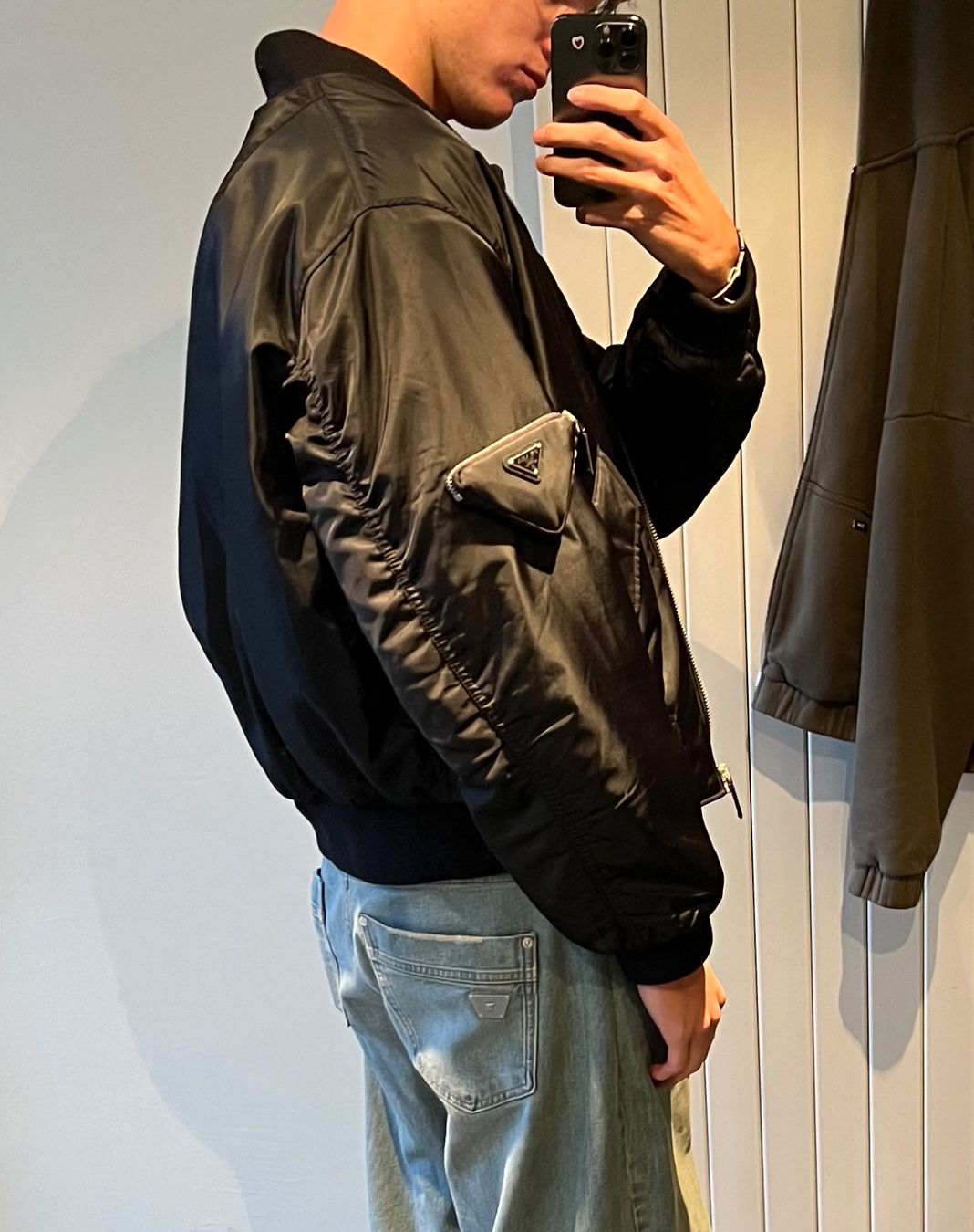 Prada Giacche: Prada Re-Nylon Bomber Jacket – Usato da Gelterkinden venduto da VALE_G 1