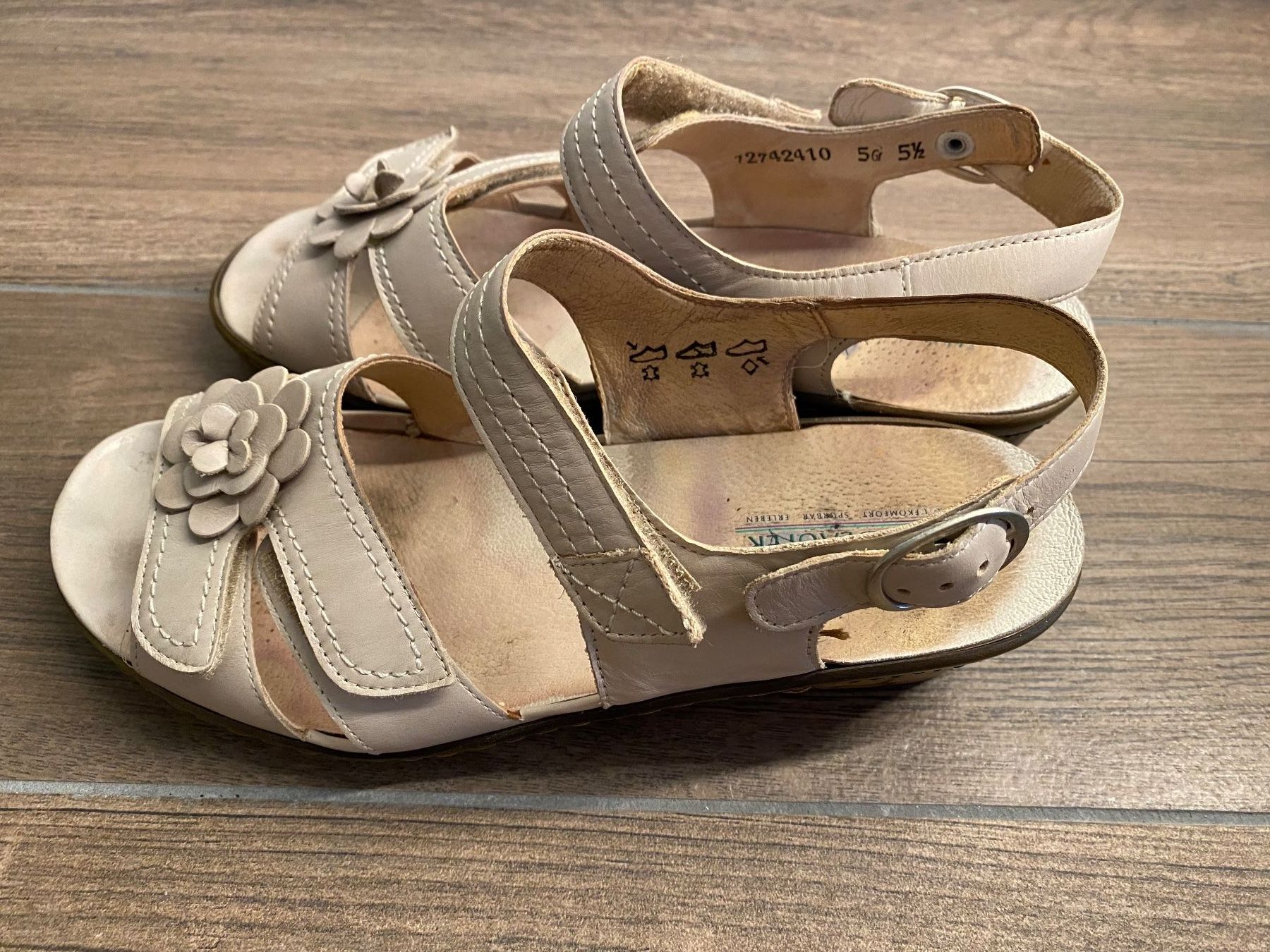Scarpe da donna: Waldläufer Sandalen mit Blumen beige Gr. 38 – Usato da Pratteln venduto da a23_j2gs 6