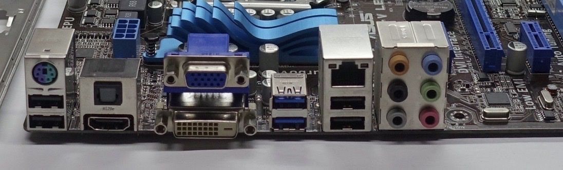 Asus Schede madri: ASUS P8Z77-V LE PLUS - LGA1155 – Usato da Buchs AG venduto da Nicola1250 1