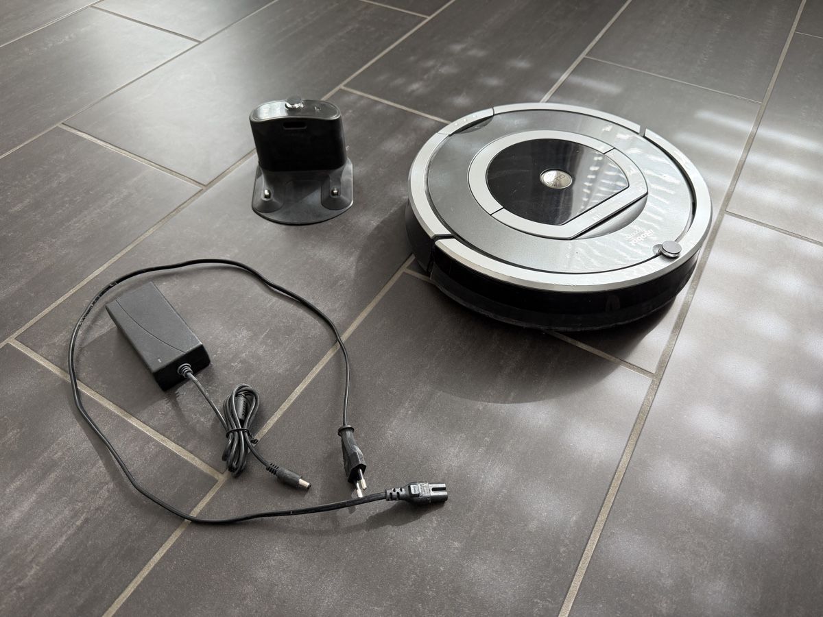 Aspirapolveri & Accessori: Roboterstaubsauger – Usato da Goldach venduto da RealHeal 1