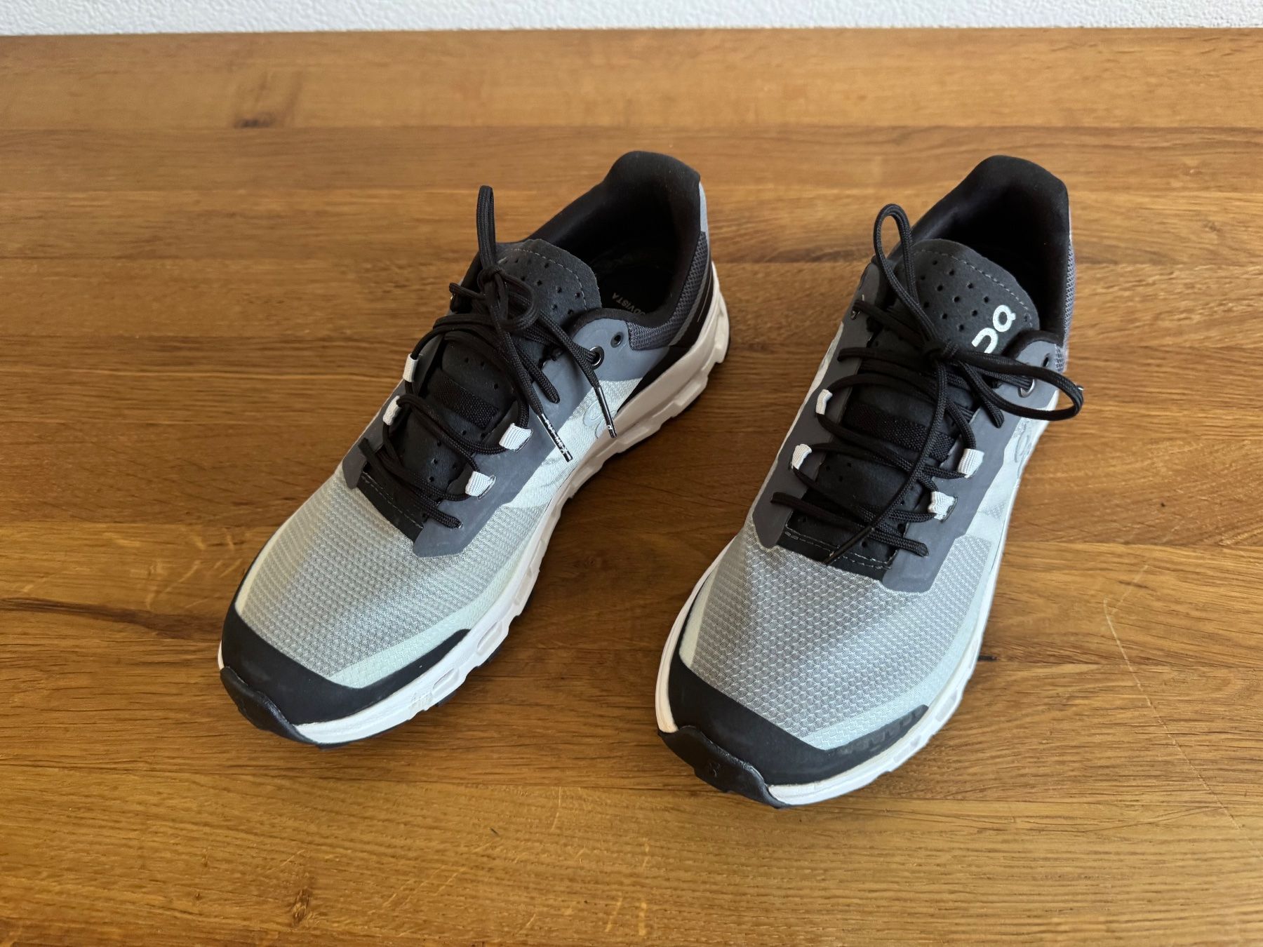 On Scarpe da donna: On Schuhe Gr 38.5 – Nuovo (secondo la descrizione) da frauenfeld venduto da tia01 1