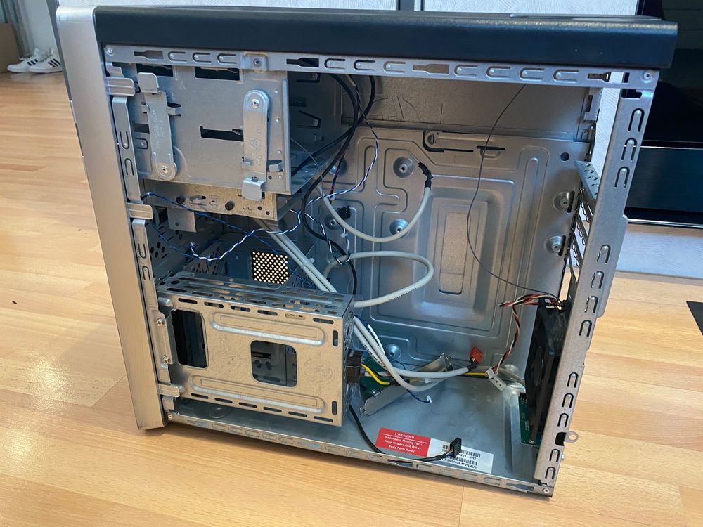 HP m9000 MidiTower, inkl. Lüfter, USB und Windows Kaufen auf Ricardo