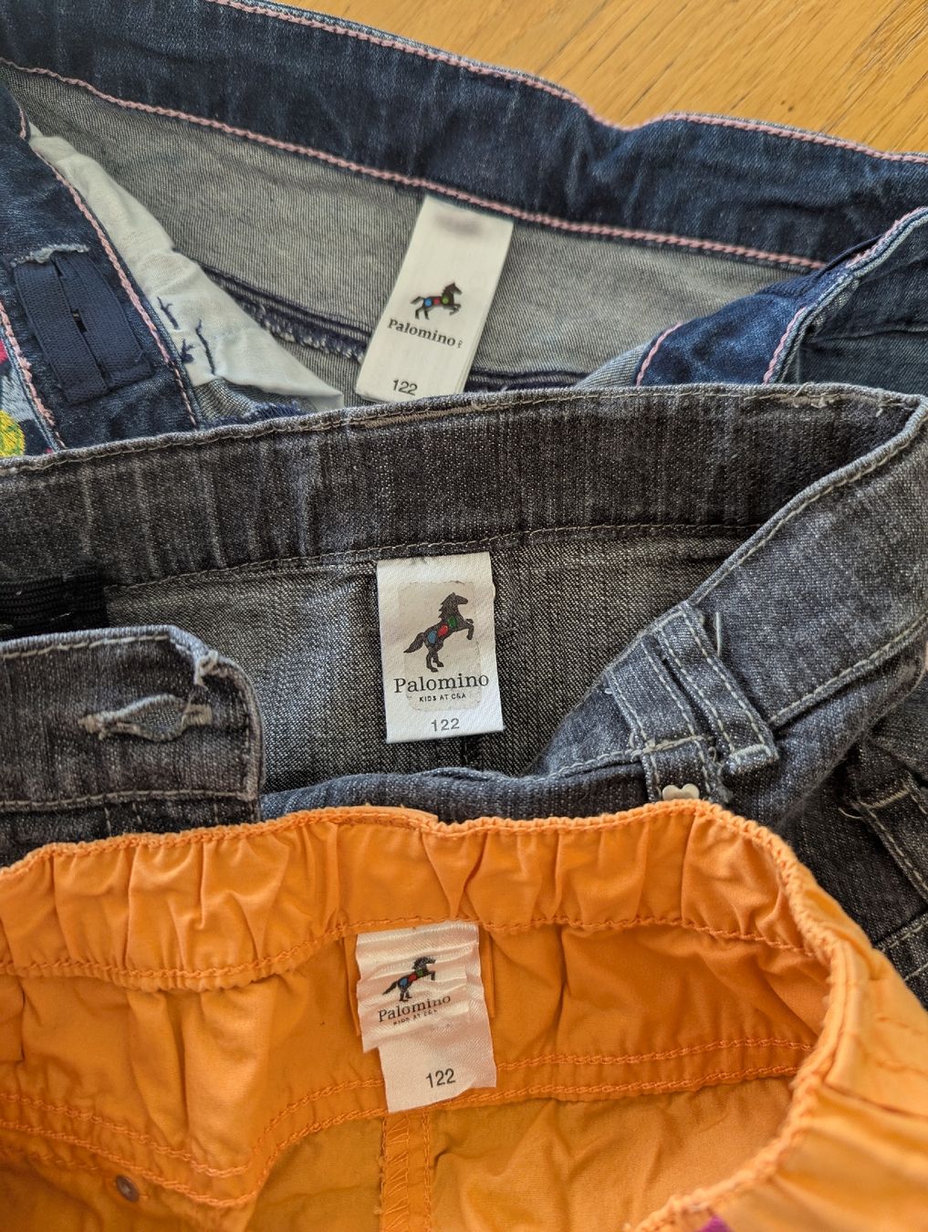 C&A Lotti & Set di vestiti: Grösse 122 – Usato da Wallisellen venduto da Taurusit 1