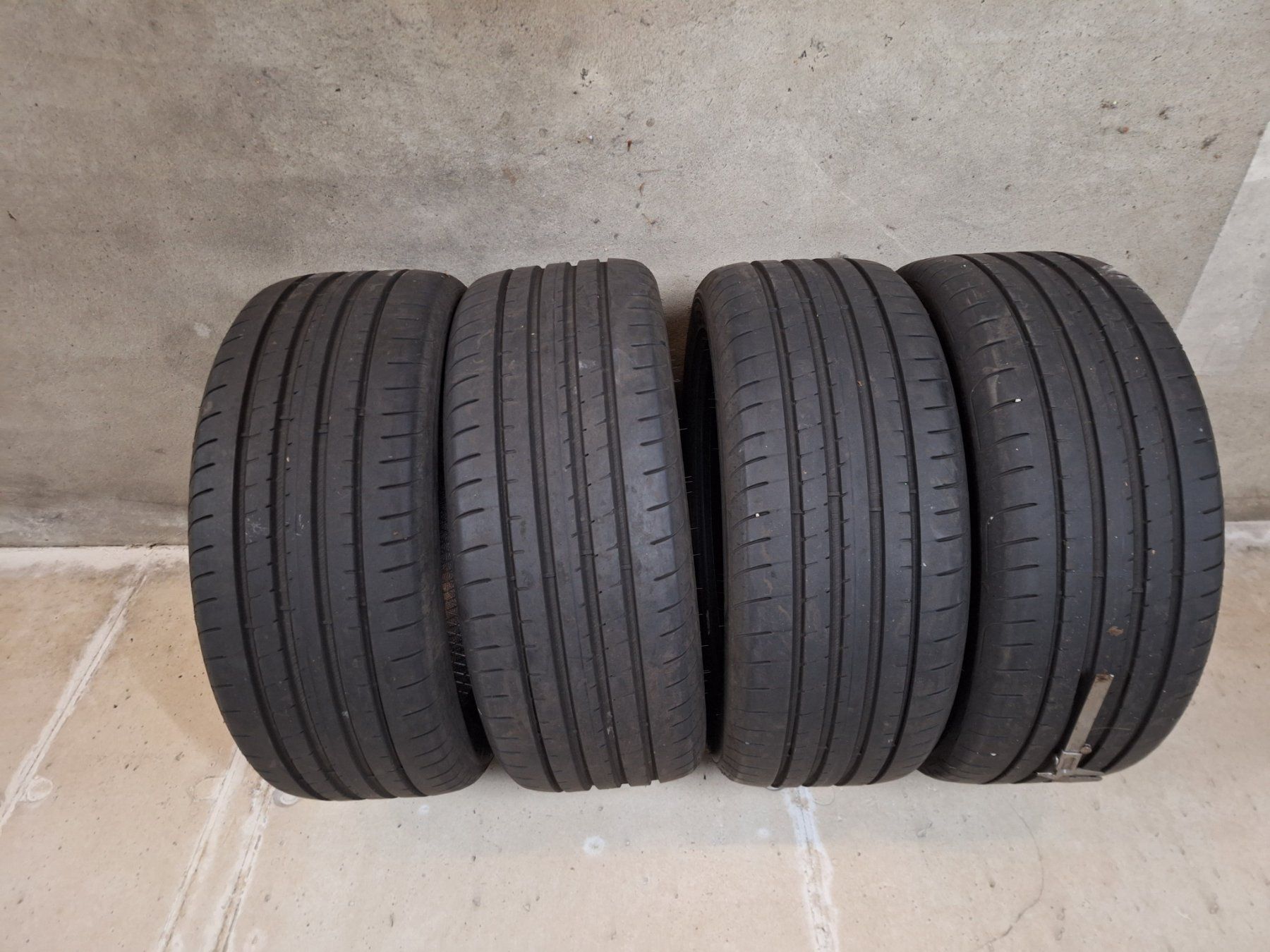 Goodyear Pneumatici & Ruote complete: 4 Autoreifen Goodyear Eagel – Usato da Basel venduto da mge_py2s