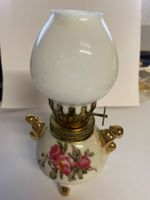 Lampe à huile ancienne en porcelaine, motif roses