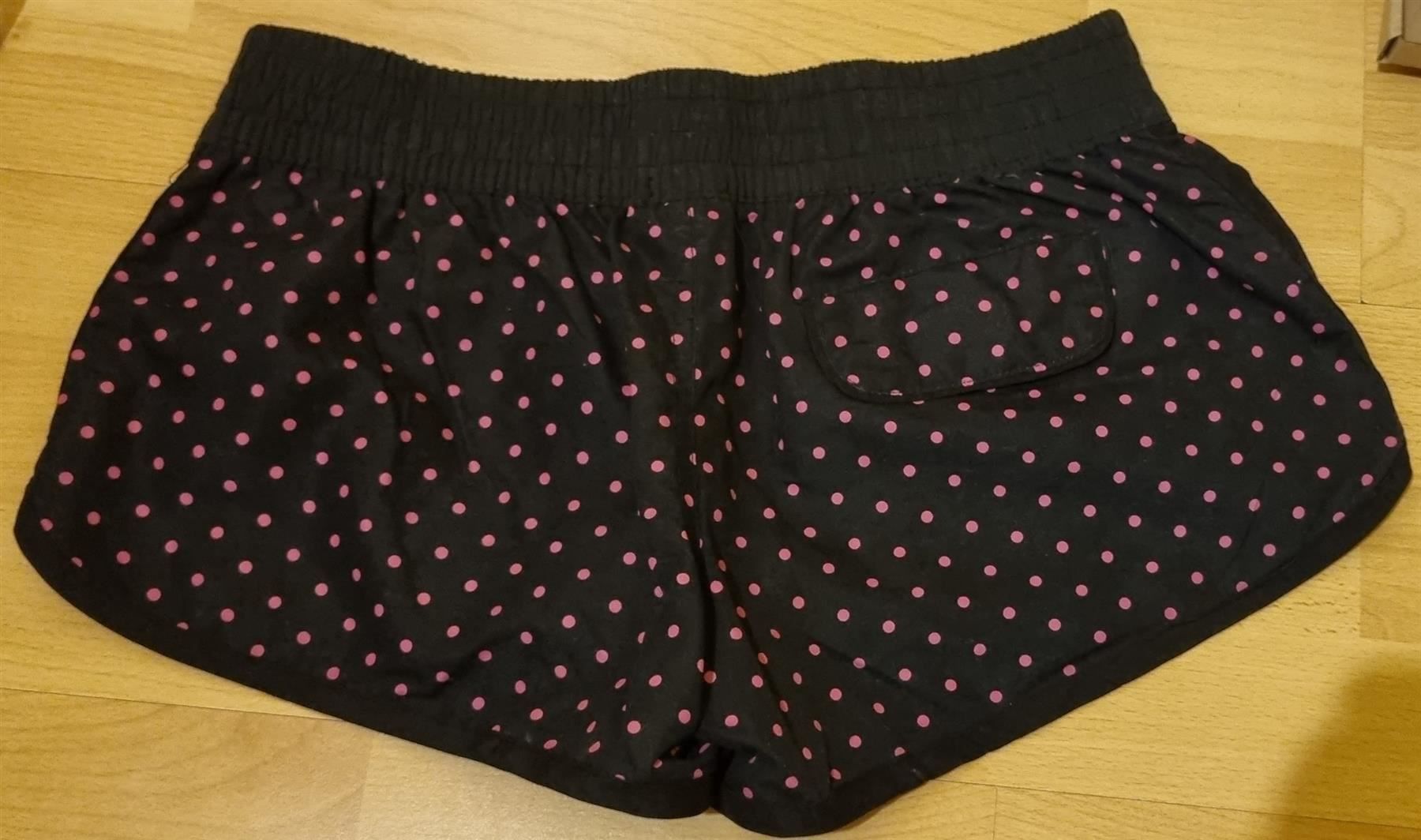 Pantaloni: 🌺 Short 🌺 T: 36 – Usato da Sorvilier venduto da ven2tou 1