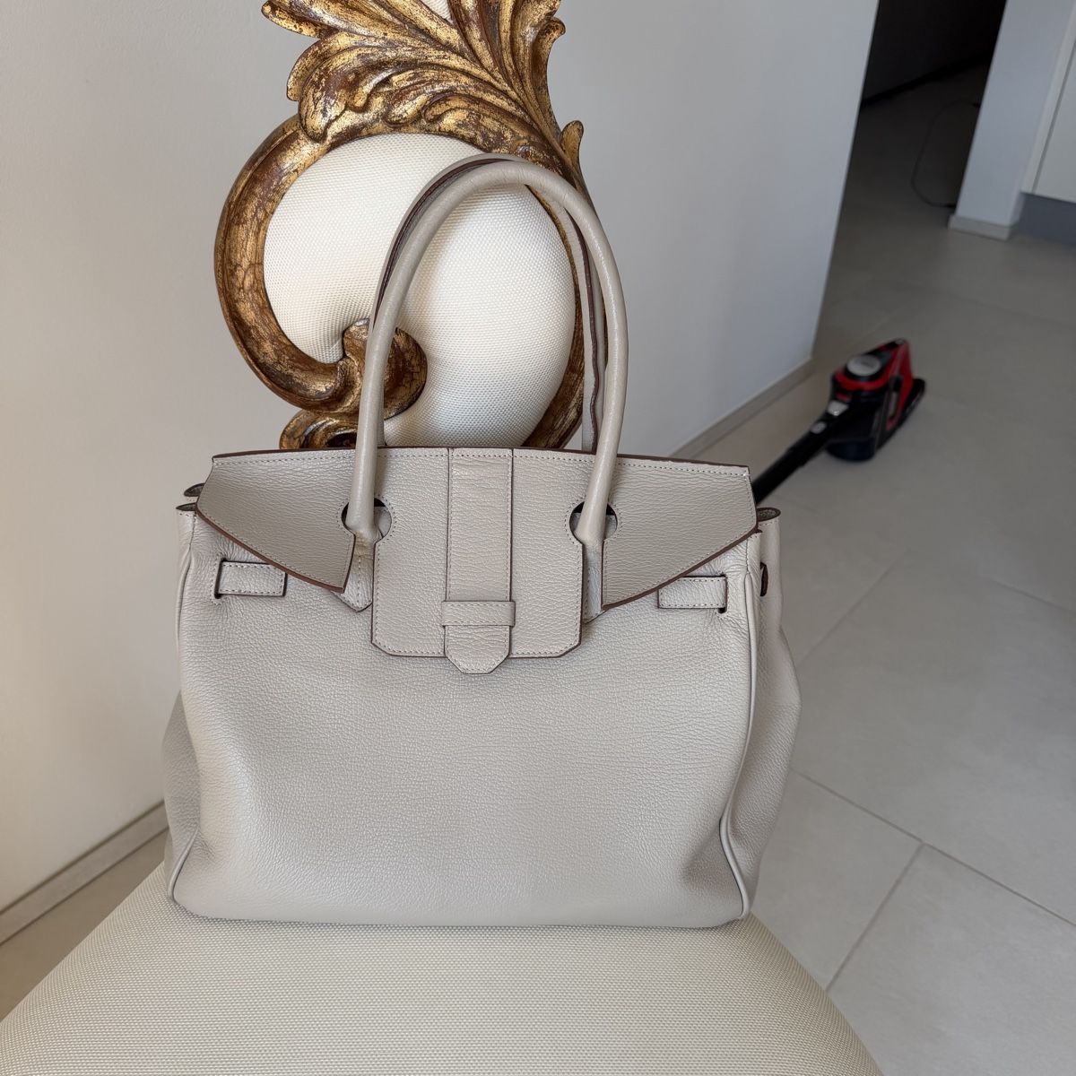 Borse da donna: Handtasche Leder hellgrau guter Zustand – Usato da Effretikon venduto da LukasA01
