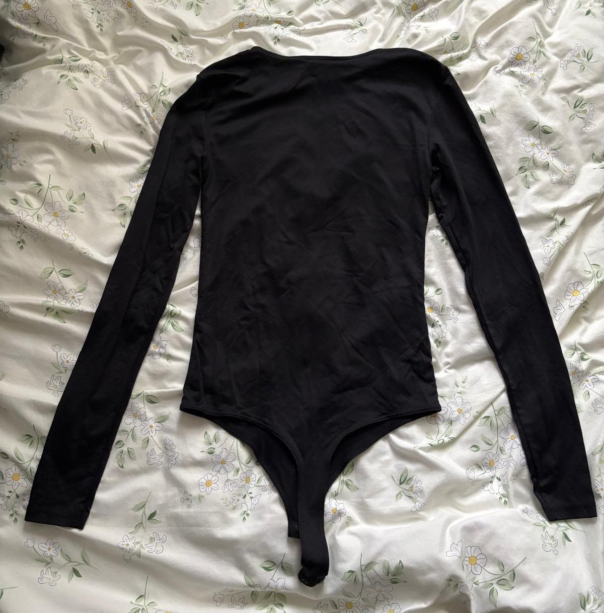 Lotti di vestiti: AMISU Basic Longsleeves, 3er Set – Usato da Bülach venduto da reaos 4