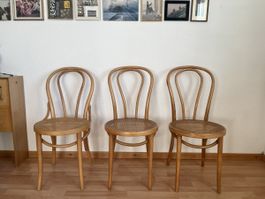 Bugholzstühle mit Wiener Geflecht Thonet Design