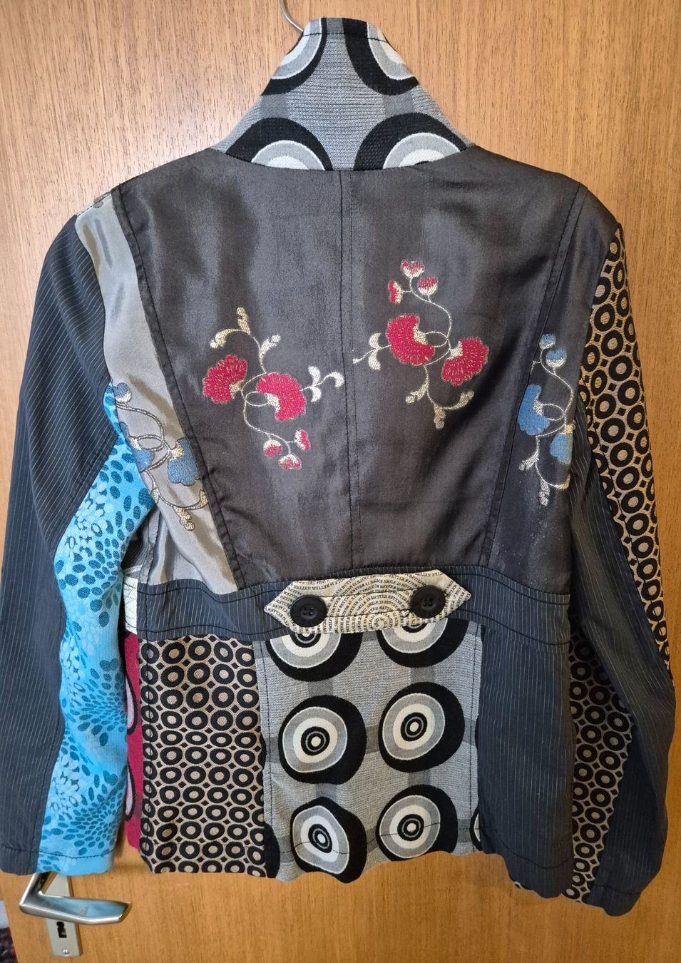 Jacken: Damen Jacke, Patchwork Design, Grösse ca. S – Gebraucht aus St. Gallen von limonaden 1