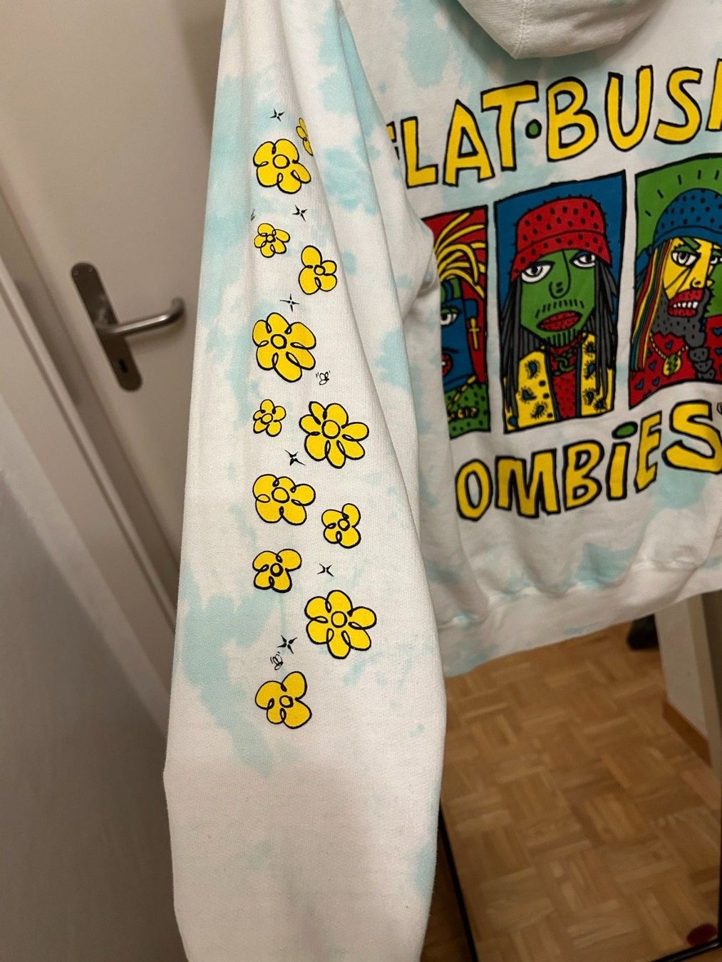 Maglioni & Felpe: FLATBUSH ZOMBIES HOODIE SIZE SMALL – Usato da Uster venduto da xBeccax 2