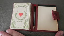Carte da gioco con caleppino e matita