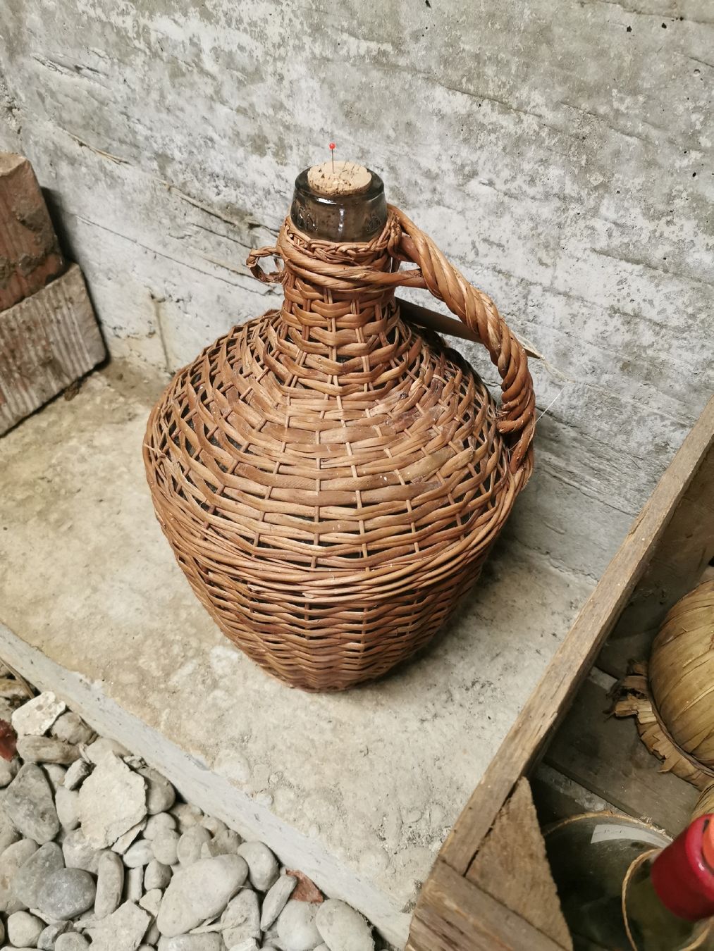 Flaschen: Alte leere Schnapsflaschen, korbflaschen – Gebraucht aus Lengnau AG von Bamboo_fighter 2
