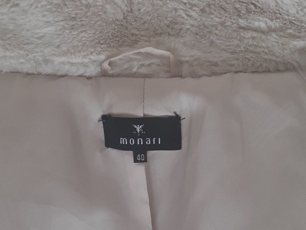 Monari Gilet & Giacche senza maniche: Monari Kunstfell-Weste Ecru Gr. 40 NP 140.- – Nuovo (secondo la descrizione) da Frasnacht venduto da readygo 2