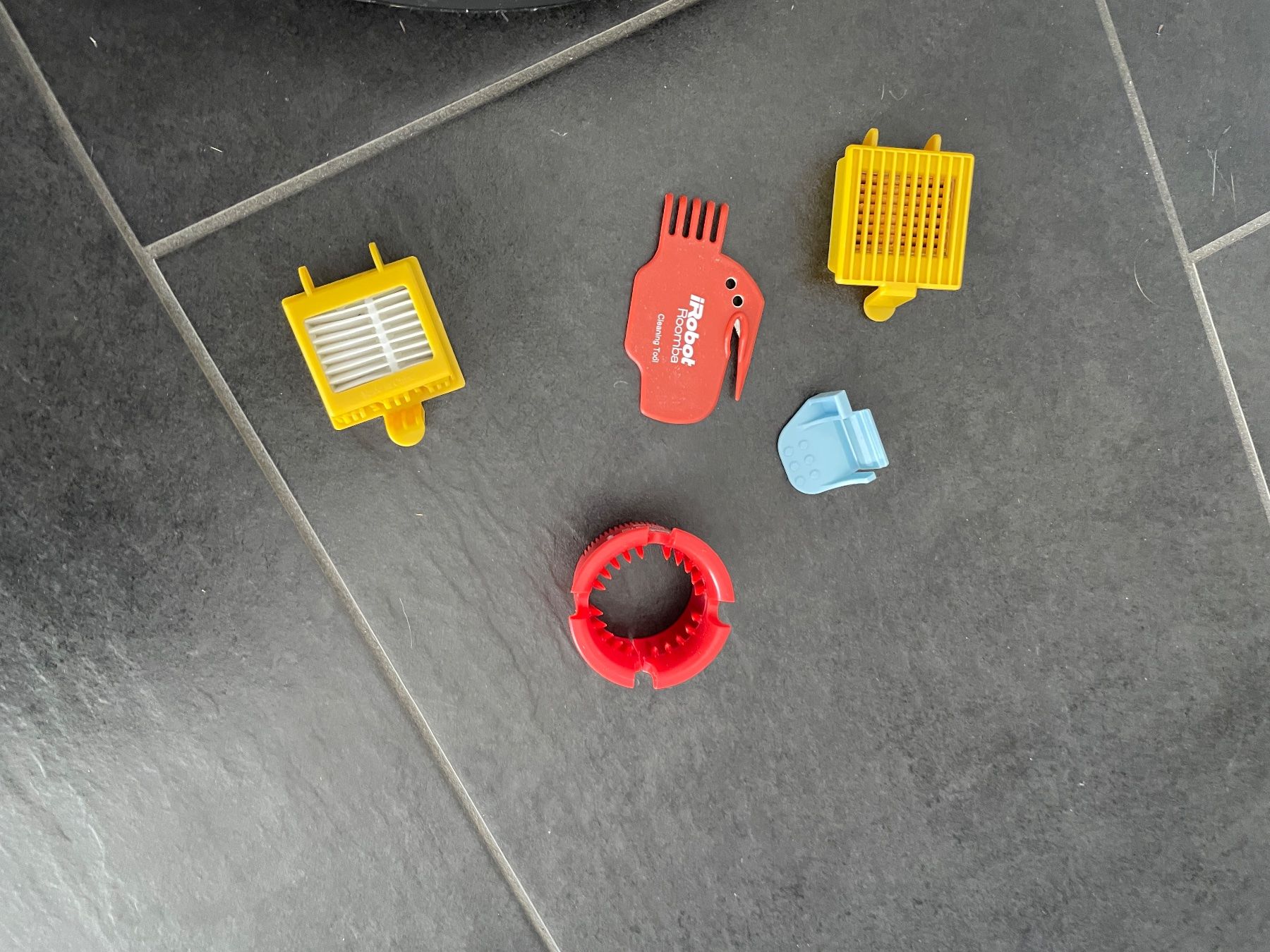 Irobot Aspirapolveri & Accessori: Staubsauger Roboter iRobot Roomba – Usato da Saland venduto da ricci018 1