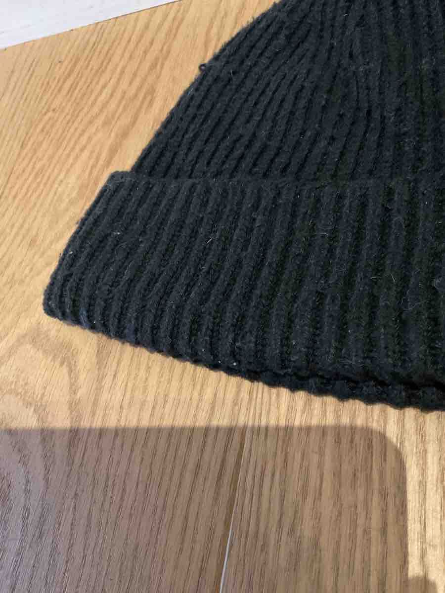 H&M Copricapi, berretti & cappellini: Schwarze Strickmütze Unisex Einheitsgrösse – Usato da Schaffhausen venduto da s.ehrb 3