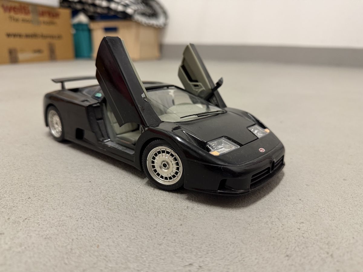 Bugatti Modellini d'auto: Bugatti EB110 1:18  – Usato da Rapperswil SG venduto da josh67 2