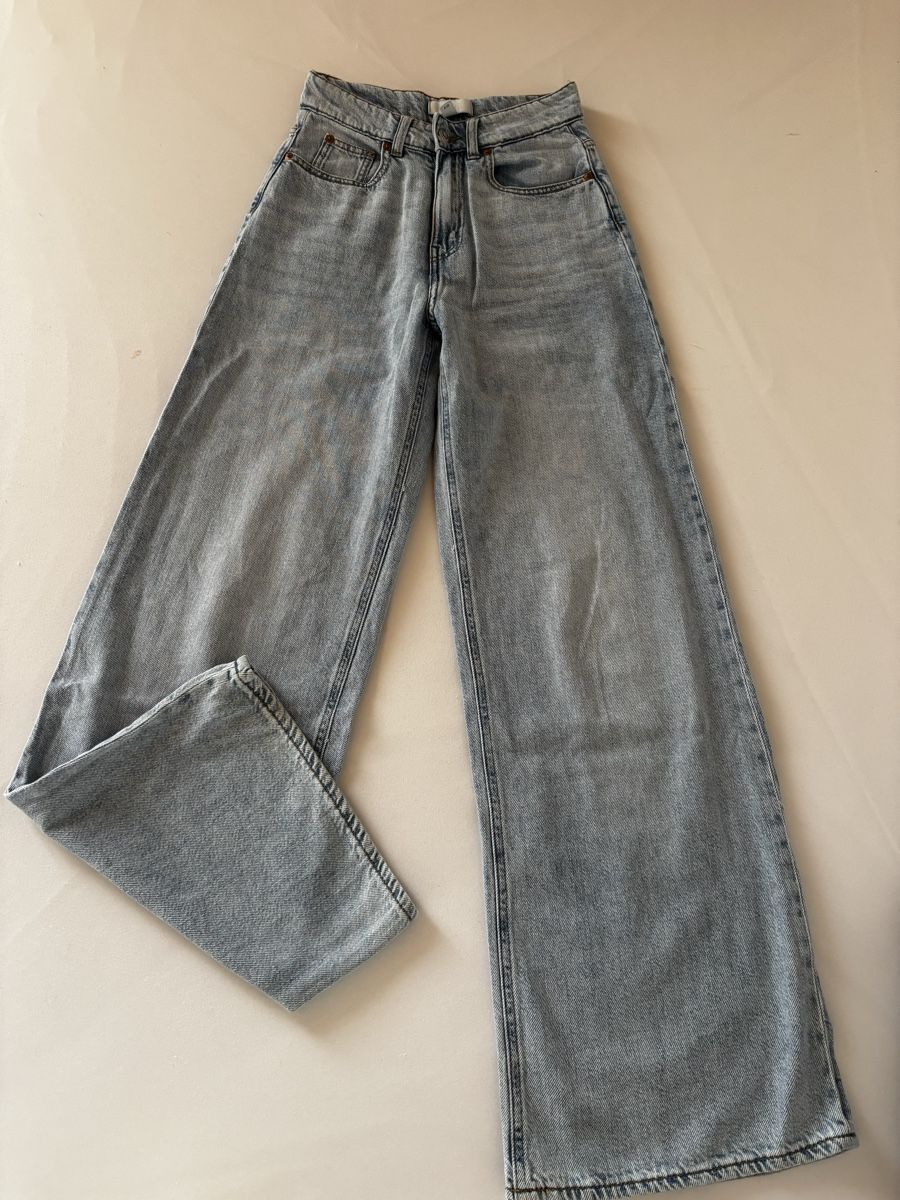 H&M Pantaloni: Jeans H&M – Usato da Vouvry venduto da sha_rk5q 1