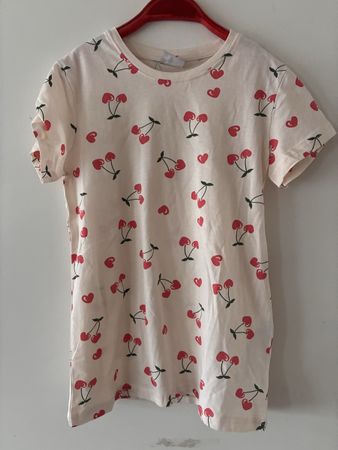 Schönes Tshirt Gr. 128, Neu