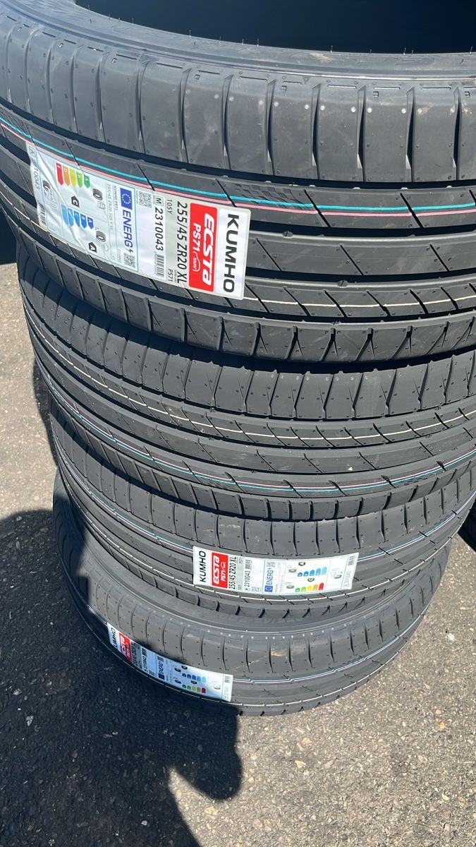 Pneumatici & Ruote complete: 255/45/20 mit Montage 650.- – Nuovo e nell'imballaggio originale da Möriken AG venduto da duv_c6rr