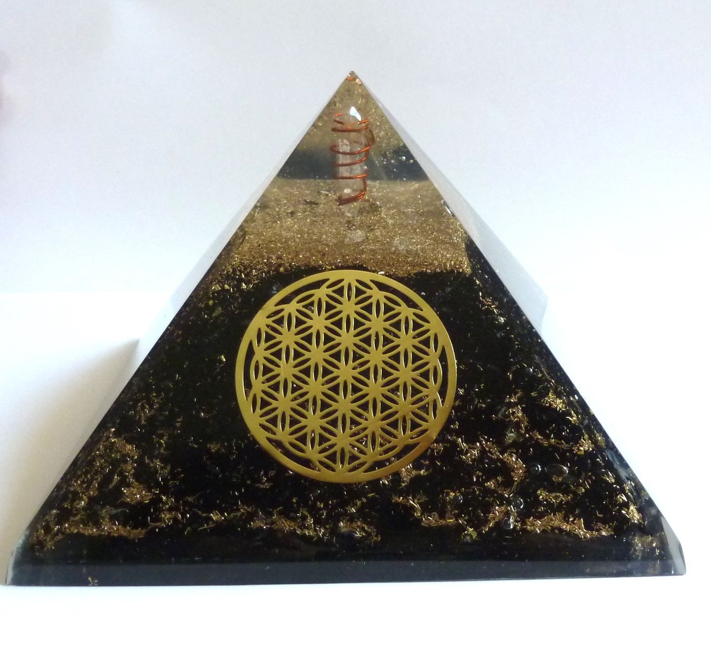 Minerali & Pietre curative: Pyramide Orgon-Flow XL - Turmalin – Nuovo e nell'imballaggio originale da Mauren venduto da Yeelen