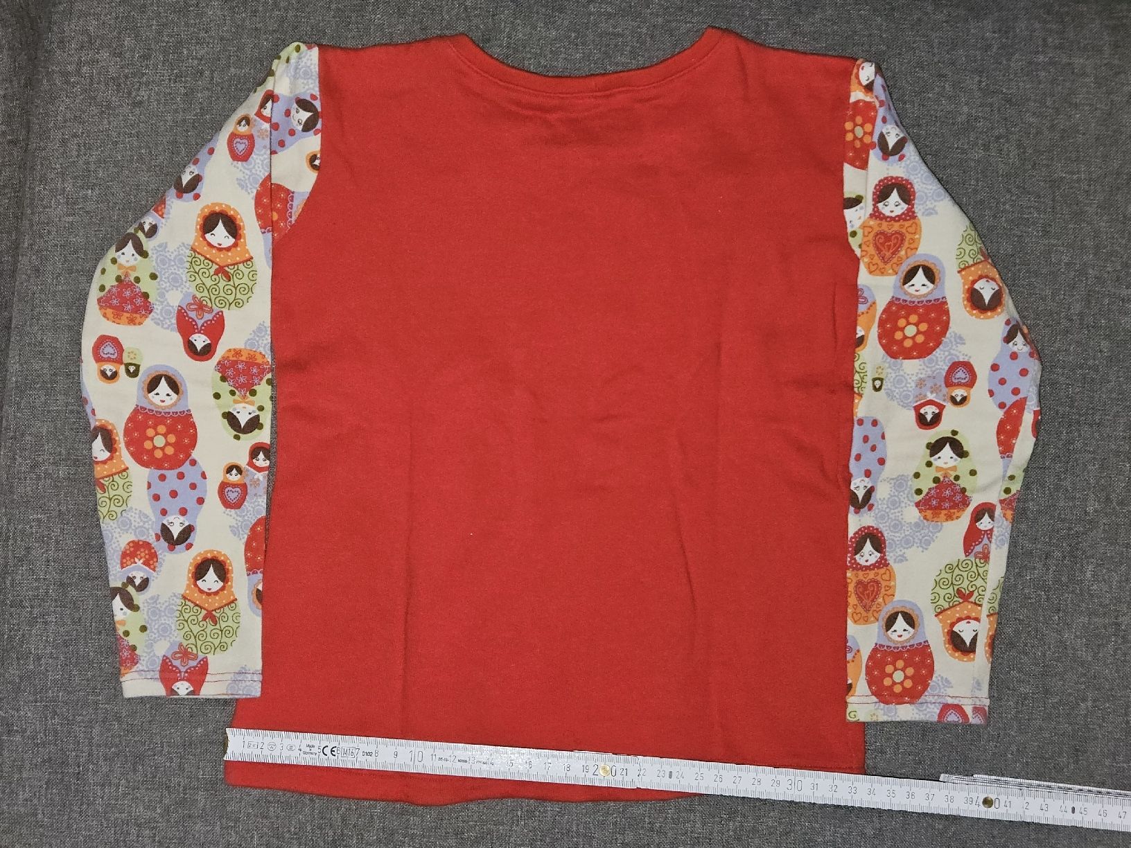 Camicie, T-shirt & Polo: Rotes Mädchen Langarmshirt, Matrjoschka-Muster – Usato da Wettingen venduto da Sk8ertomda 4