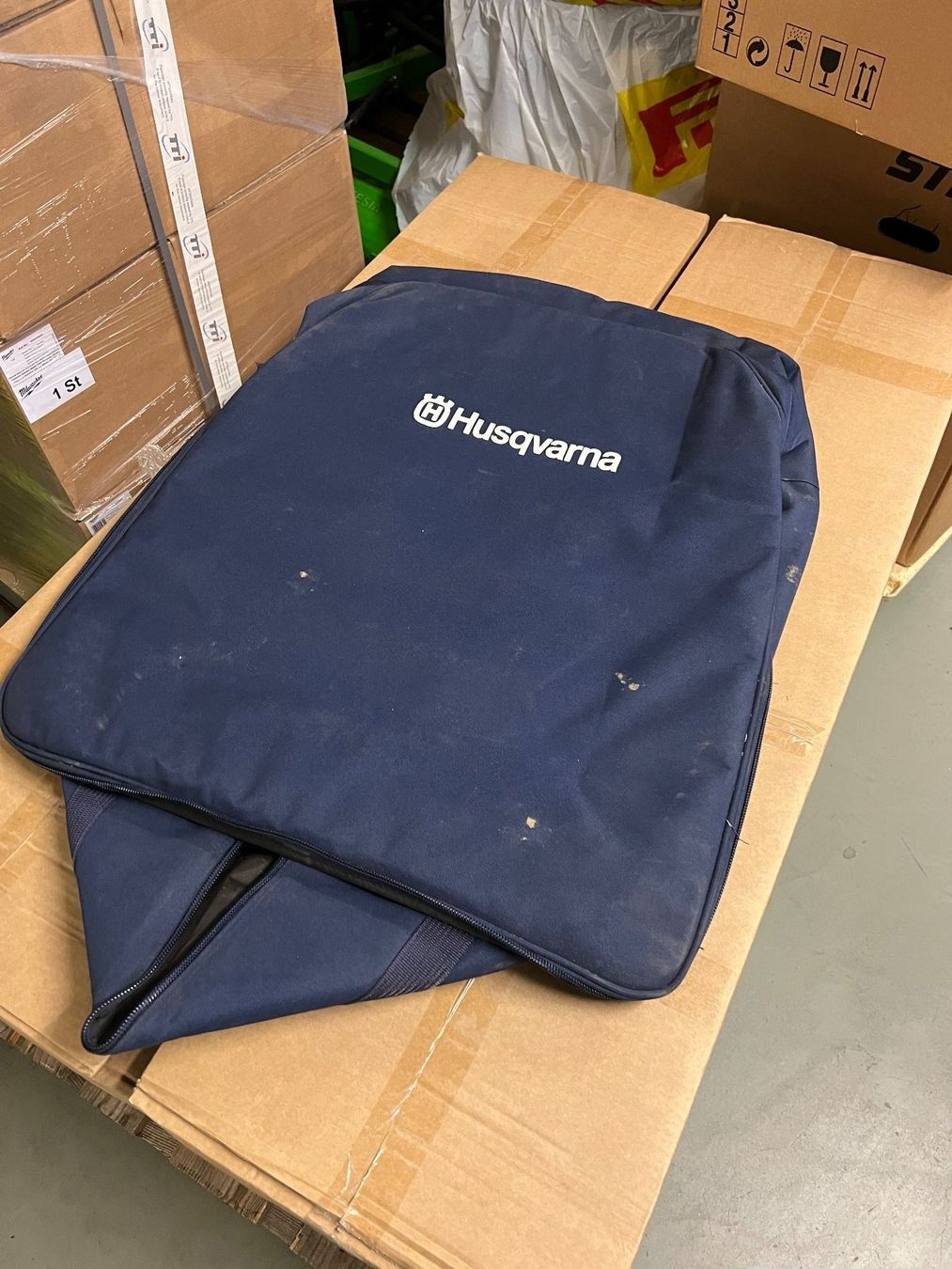 Husqvarna Tagliaerba: Husqvarna Automower Tragetasche – Nuovo (secondo la descrizione) da Lenzburg venduto da billistar 2