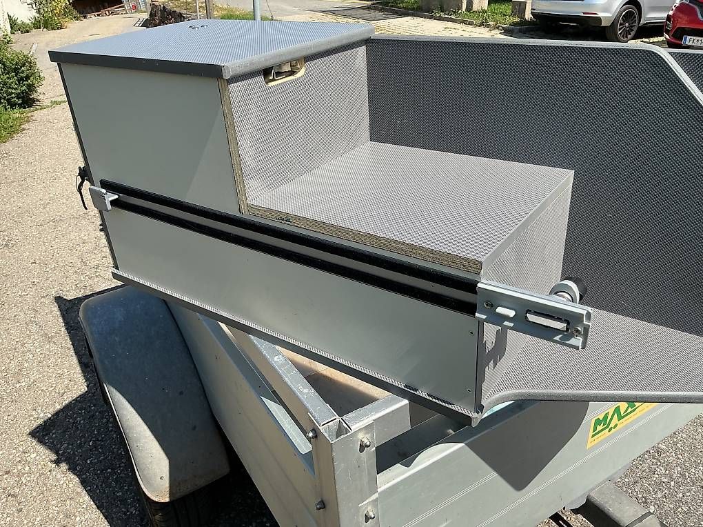 Tutti pezzi di ricambio auto: Schubladenblock/Sitzgelegenheit VW – Usato da Heiden venduto da Honda1100tennis 2