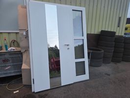 Haustüre mit Aluminium weiss/anthrazit mit Finger Abdruck