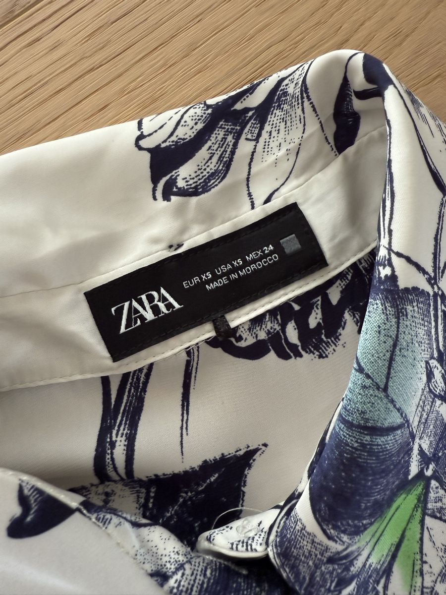 Zara Camicette: Zara Bluse XS mit Blumenmuster – Usato da Richterswil venduto da KAYLEIGH_77 1