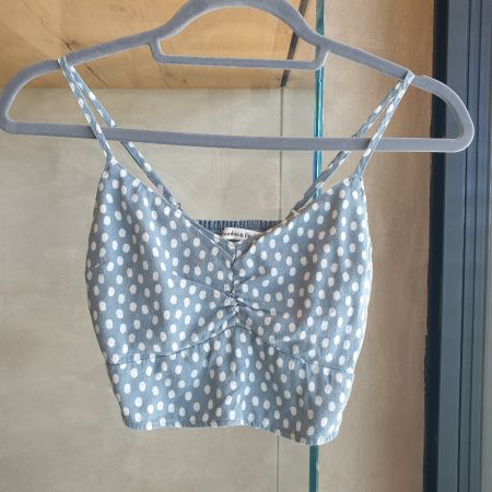 🐸 ABERCROMBIE & FITCH VISKOSE TOP XS GEPUNKTET GRAUBLAU