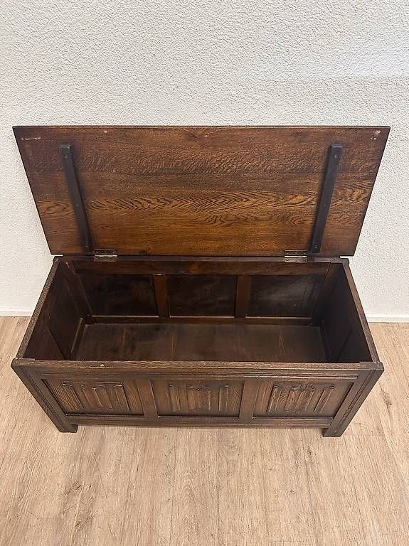 Cassapanche: Vintage Jaycee Tudor Sitztruhe aus Eichenholz – Usato da Obernau venduto da Arche_Noah_Brocki 4