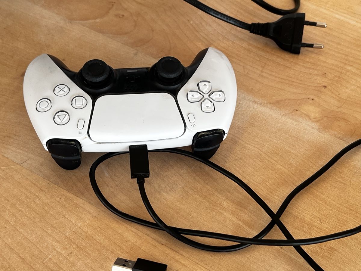 Sony Console: Playstation 5 (PS5) Konsole + Controller – Usato da Flurlingen venduto da MIPILG 2