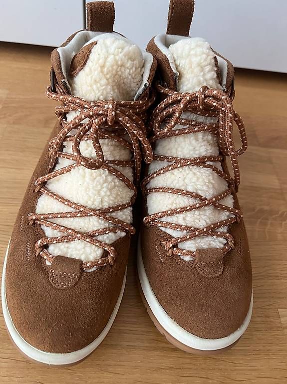 Ugg Scarpe da donna: UGG Lakesider Heritage Mid Stiefelette Aus Wildleder – Nuovo (secondo la descrizione) da Ehrendingen venduto da Nr.7