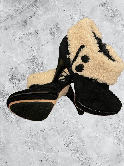 Ugg Damenschuhe: Bottines "UGG Collection". Taille 38. Nouvelles – Neu und originalverpackt aus Genève von TradeCH 2