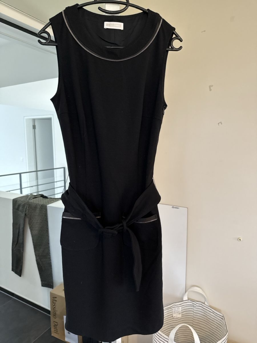 Vestiti: Schwarzes Kleid, Grösse 36,  St.Emile – Usato da Riedholz venduto da nlu_dn2q