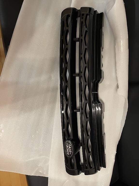 Land Rover Tutti pezzi di ricambio auto: Evoque Frontgrill – Usato da St. Gallen venduto da elb_kpt5 2