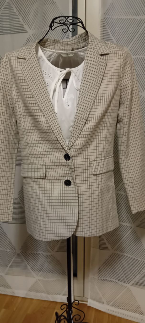 Only Giacche: blaser von only gr 38 – Nuovo (secondo la descrizione) da zürich venduto da janjaz