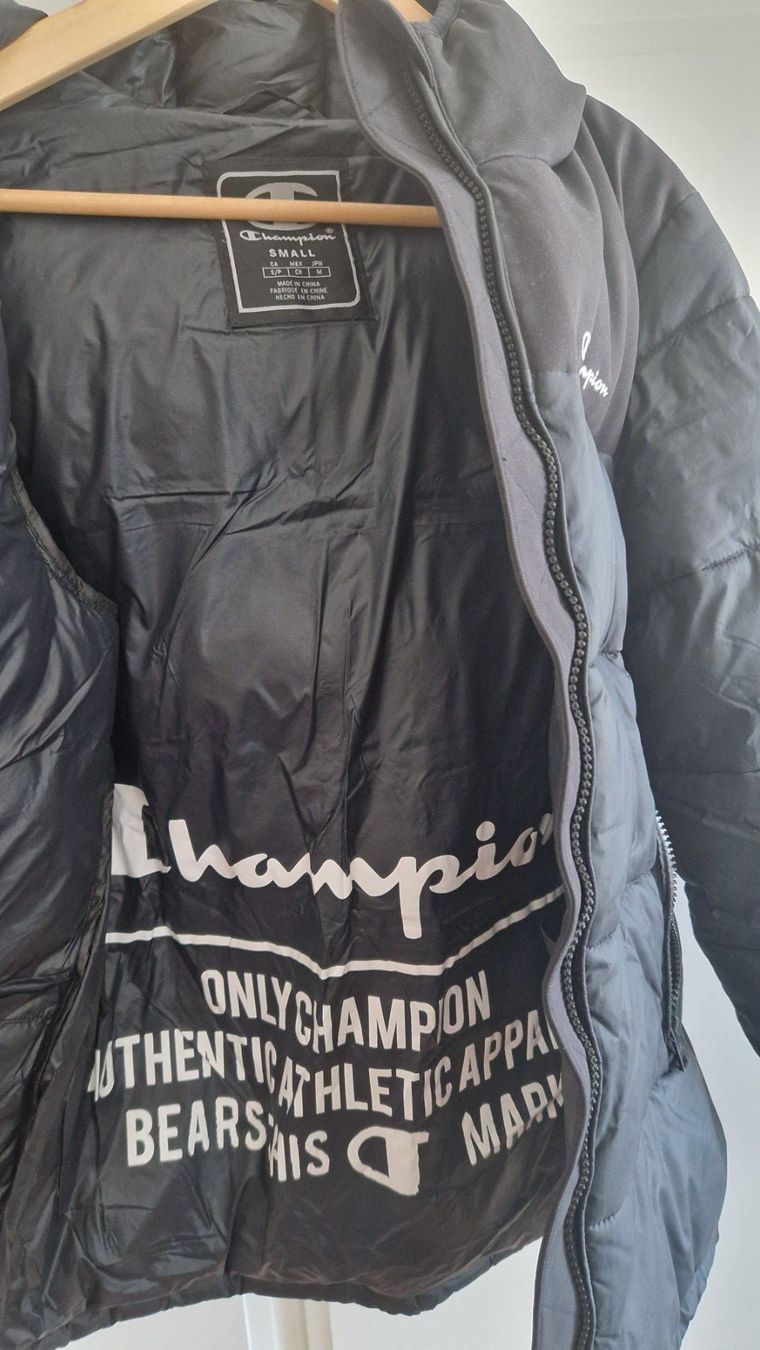 Champion Jacken: Winterjacke Marke Champion – Gebraucht aus Rupperswil von RoRo04 2