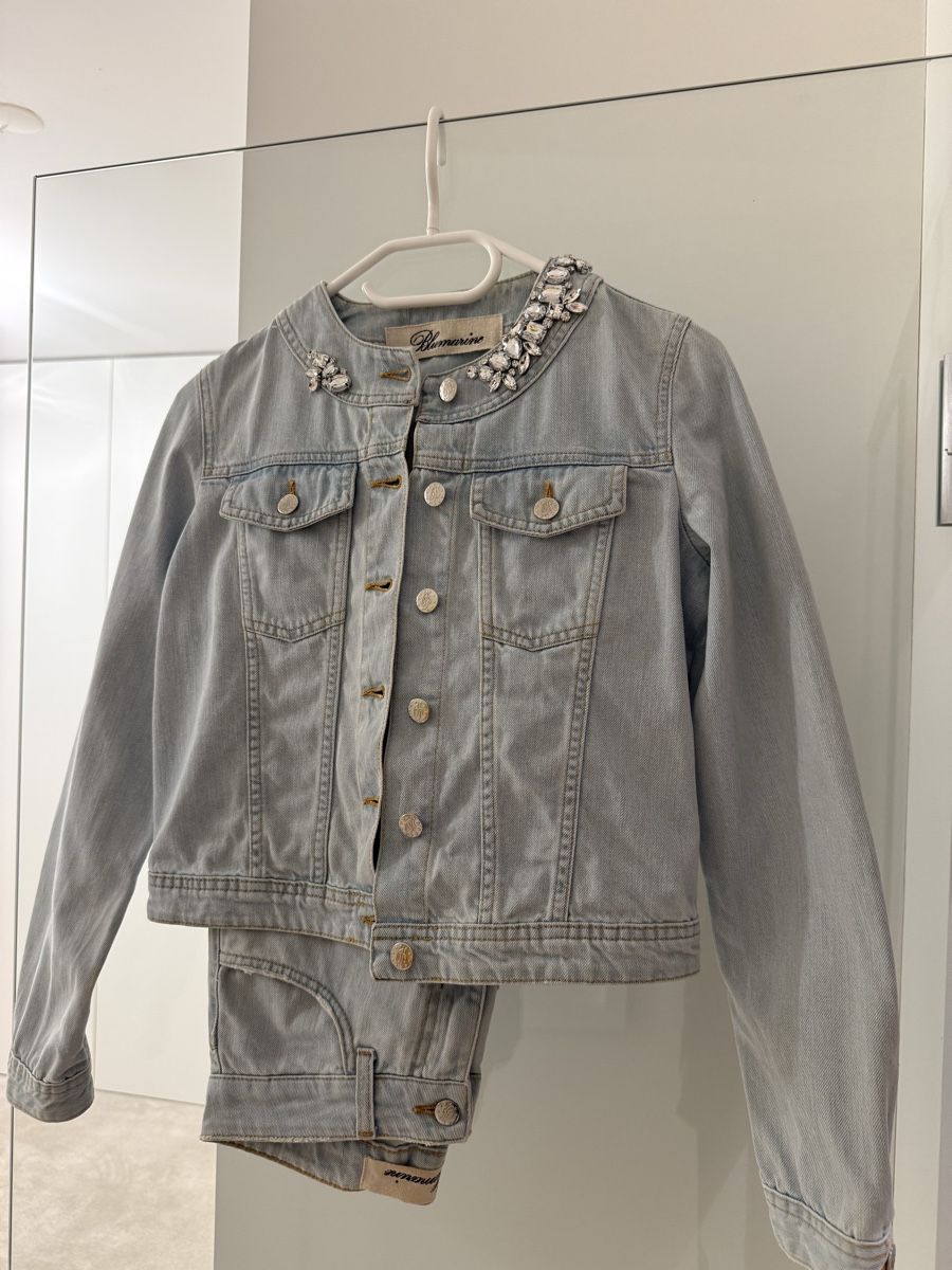 Lotti di vestiti: Blumarine denim set: jeans and jacket – Usato da Paradiso venduto da apf_mh9c 4
