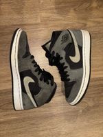 Jordan 1 mid Military Olive in gutem zustand