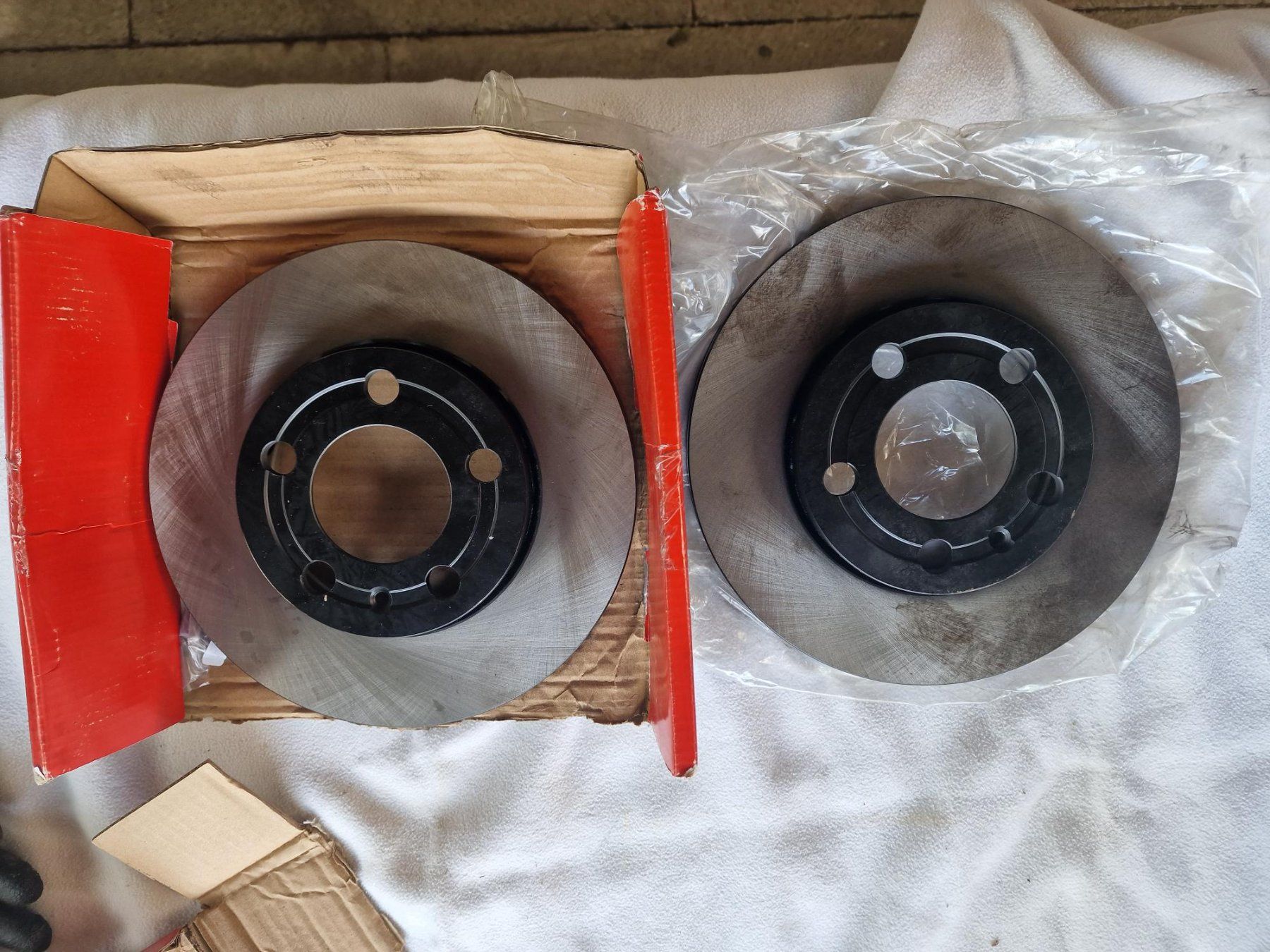 Tutti pezzi di ricambio auto: Bremsscheiben – Nuovo e nell'imballaggio originale da Eschenbach SG venduto da Hoerbys 3
